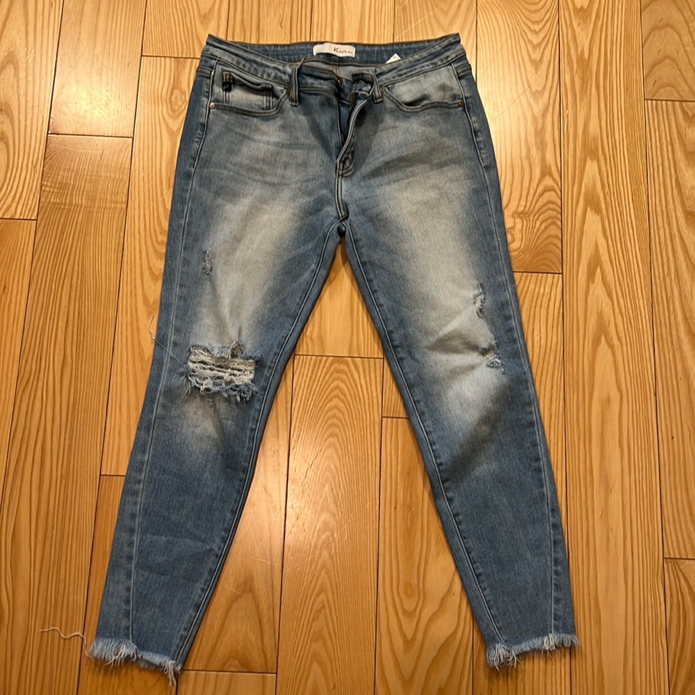 KanCan distressed skinny jeans size 30